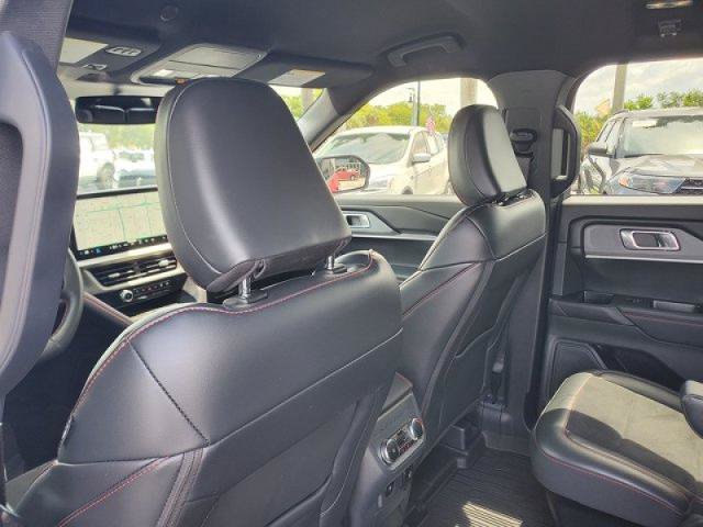 Certified 2025 Ford Explorer ST RWD image 28