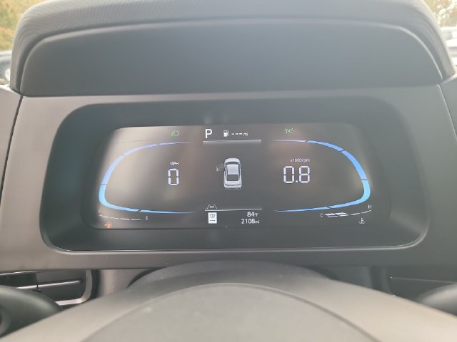 Used 2025 Hyundai Elantra Sport FWD image 15