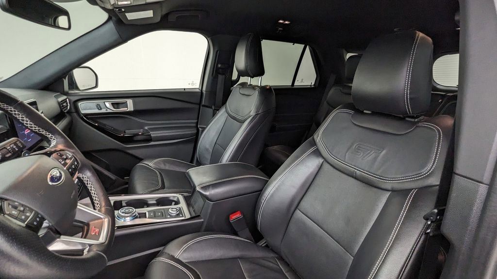 Certified 2022 Ford Explorer ST image 2