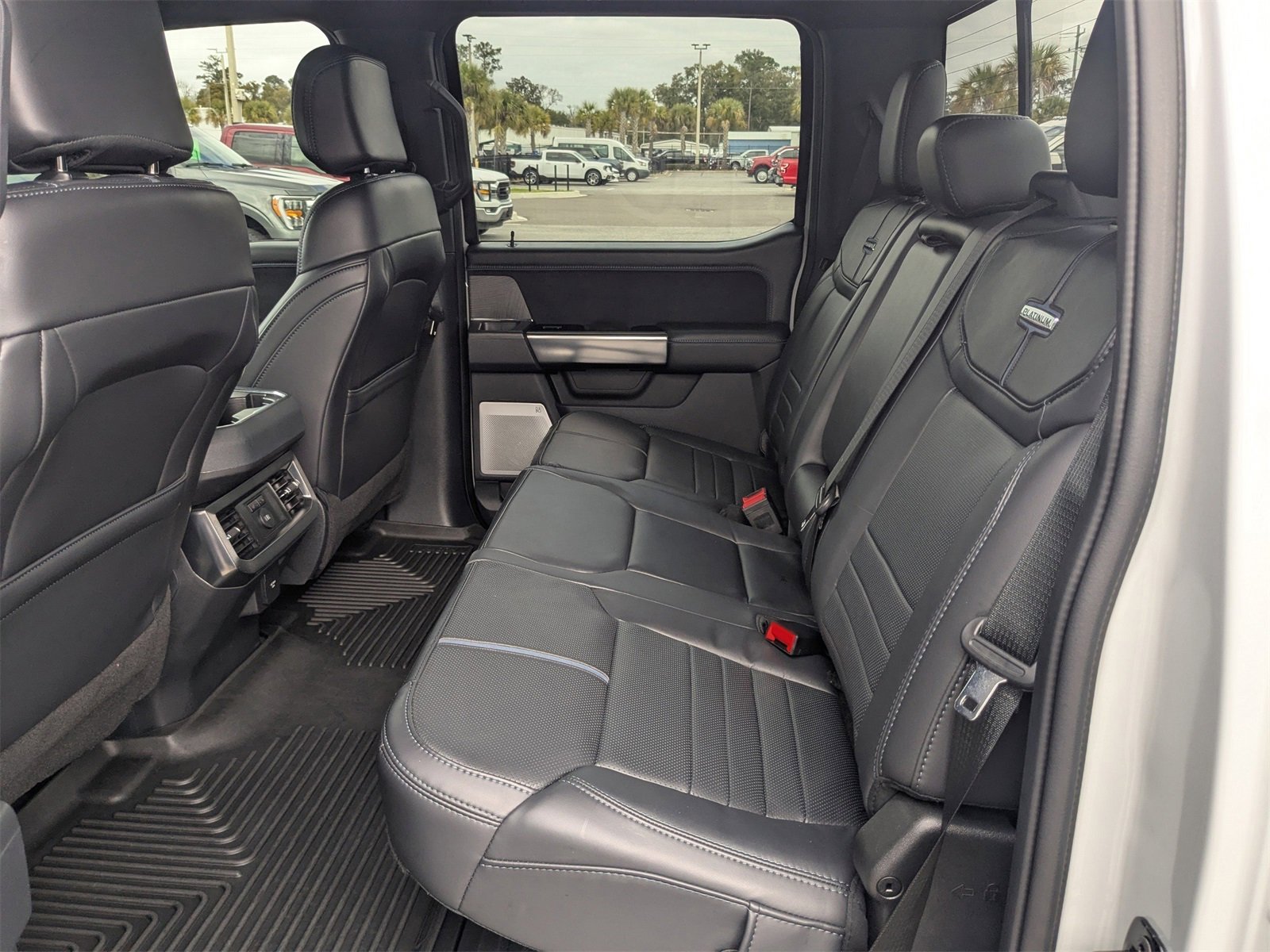 Certified 2025 Ford F250 Platinum w/ FX4 Off-Road Package image 14