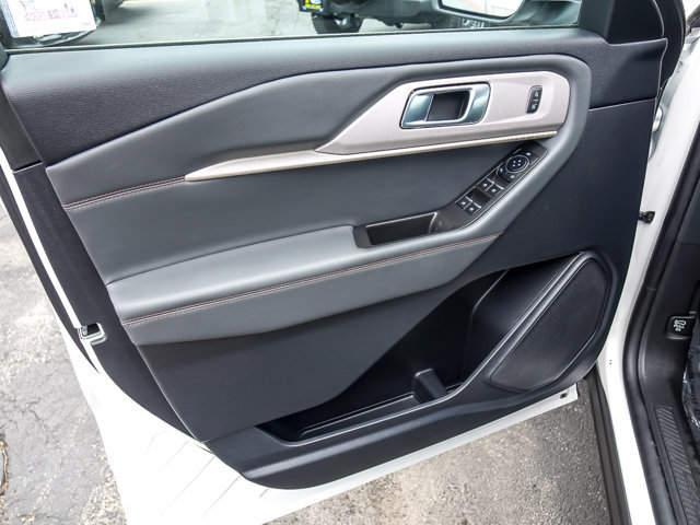 Certified 2025 Ford Explorer Active AWD/4WD image 21
