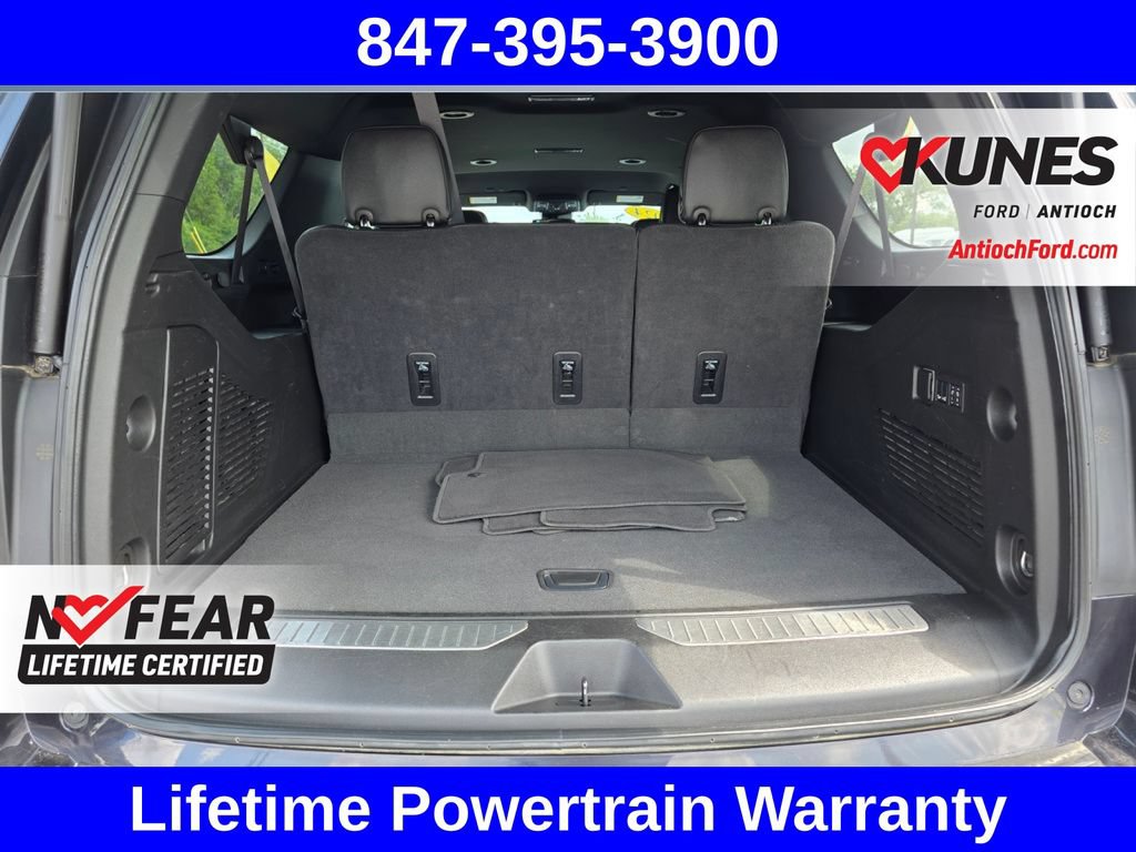 Used 2024 Chevrolet Suburban Premier AWD/4WD image 32