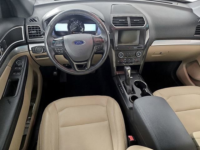 Certified 2017 Ford Explorer XLT w/ Equipment Group 202A FWD image 11