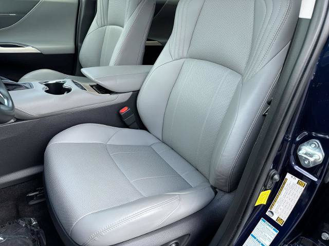 Used 2021 Toyota Venza XLE w/ Softex Package AWD/4WD image 17