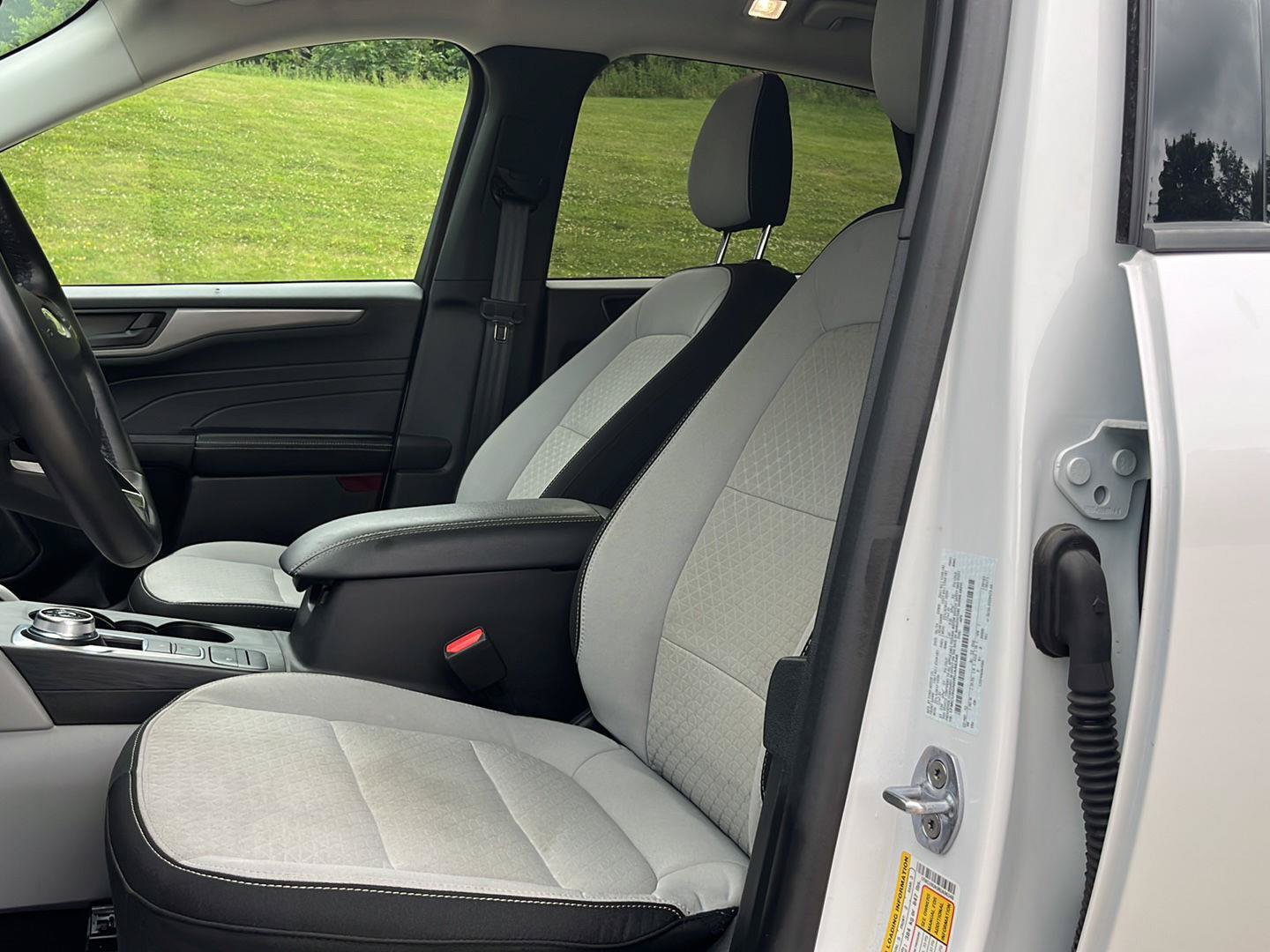 Certified 2024 Ford Escape Active AWD/4WD image 14