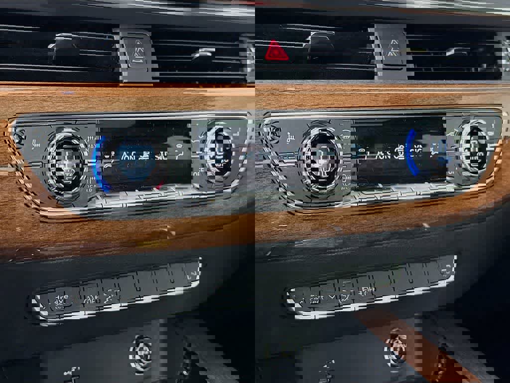 Used 2020 Audi A4 2.0T Premium w/ Convenience Package image 21