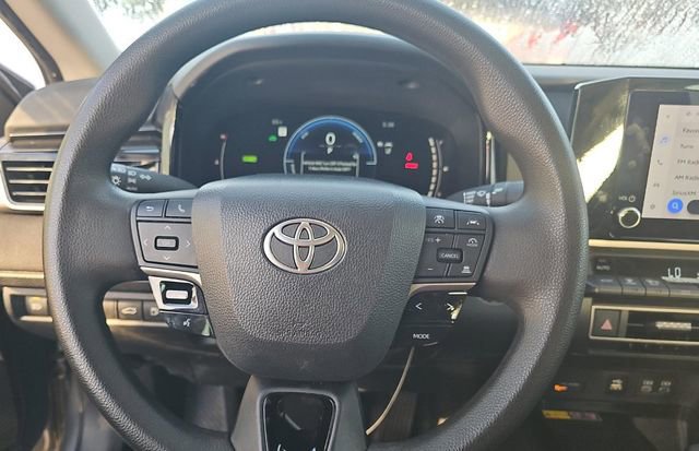Used 2025 Toyota Camry LE w/ Convenience Package FWD image 5