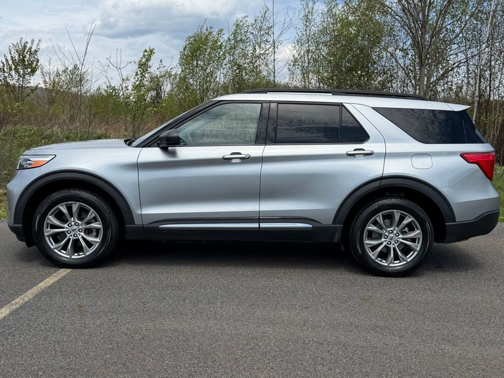 Certified 2023 Ford Explorer XLT w/ Equipment Group 202A AWD/4WD image 31