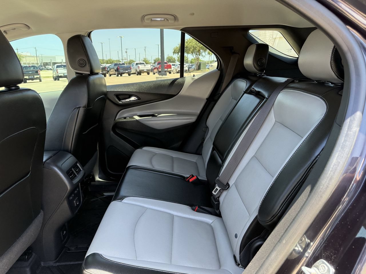 Used 2020 Chevrolet Equinox Premier FWD image 26