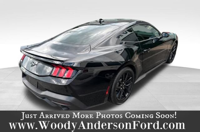 Certified 2025 Ford Mustang Coupe RWD image 5