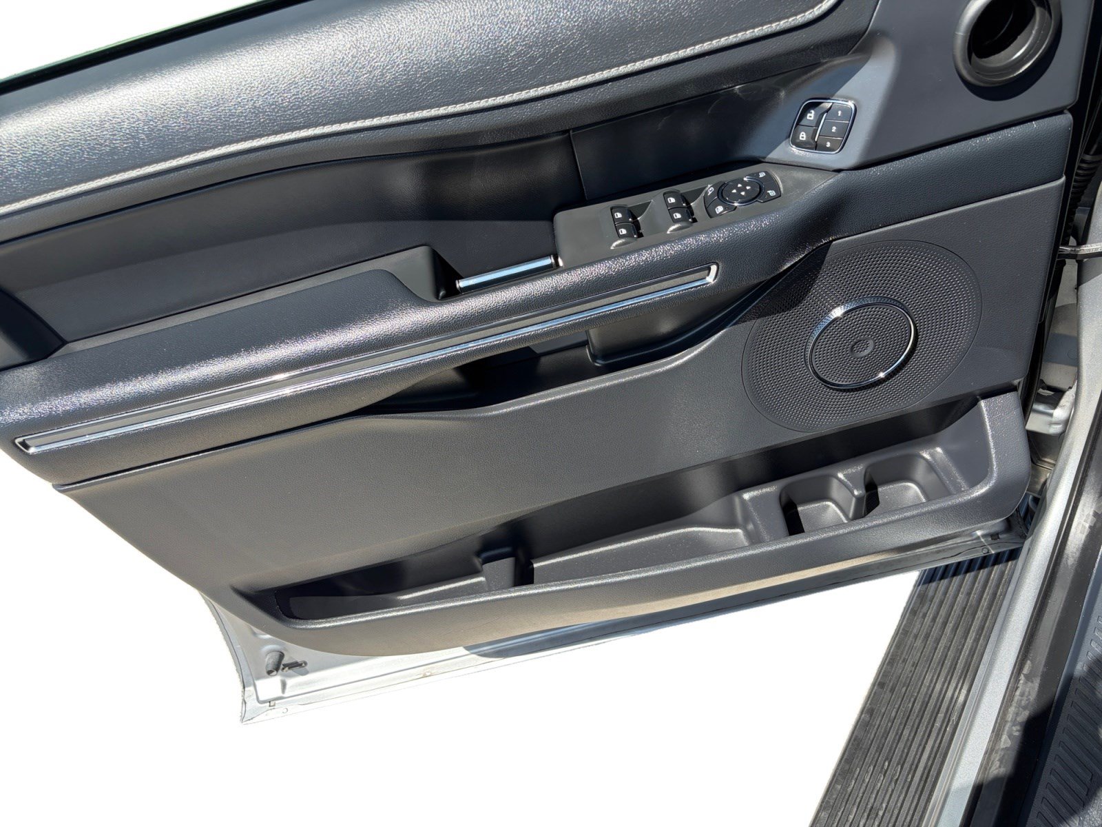 Certified 2024 Ford Expedition XLT RWD image 10