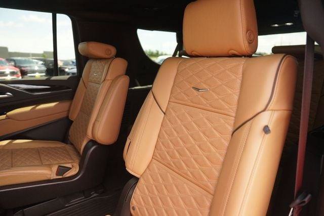 Used 2024 Cadillac Escalade ESV Premium Luxury w/ Performance Package AWD/4WD image 14
