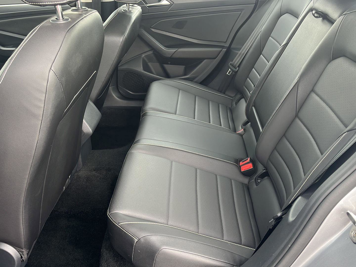 Used 2024 Volkswagen Jetta SE image 16