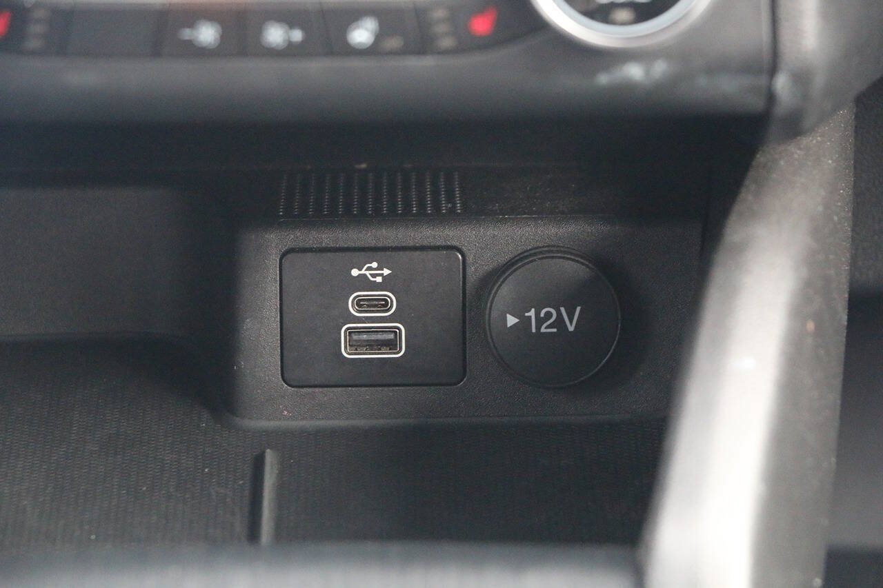 Certified 2025 Ford Escape ST-Line Select AWD/4WD image 24