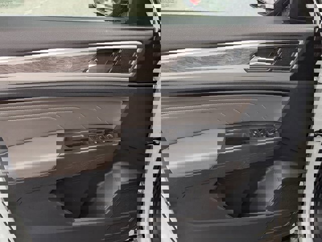 Used 2022 Volkswagen Atlas Cross Sport SE image 13