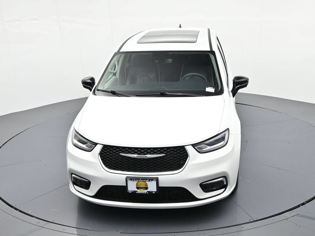 Used 2024 Chrysler Pacifica Limited FWD image 19