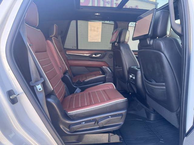 Used 2023 GMC Yukon Denali Ultimate AWD/4WD image 17