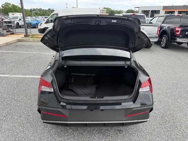 Used 2025 Hyundai Elantra Sport FWD image 9