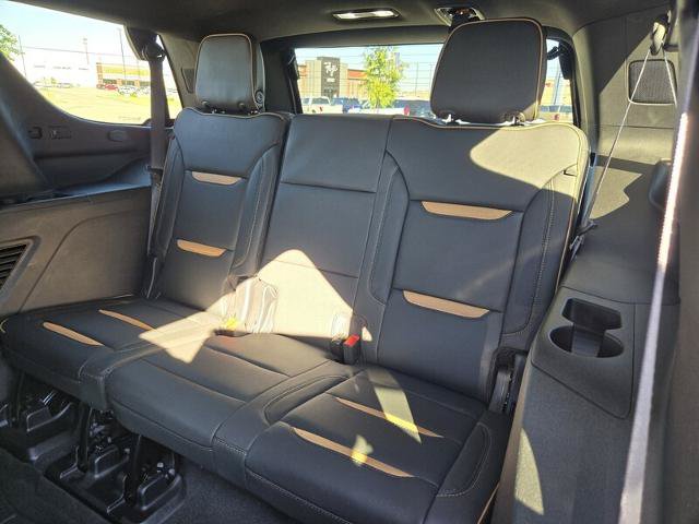 Used 2024 GMC Yukon AT4 AWD/4WD image 15