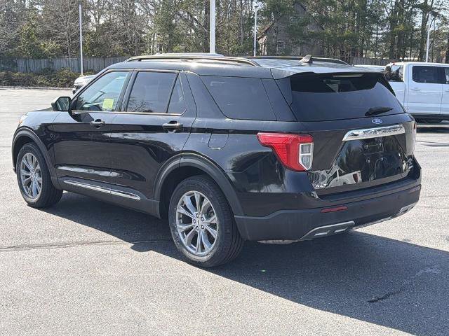 Certified 2022 Ford Explorer XLT w/ Equipment Group 202A image 3