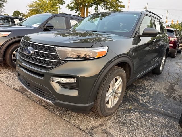 Certified 2023 Ford Explorer XLT w/ Equipment Group 202A AWD/4WD image 2