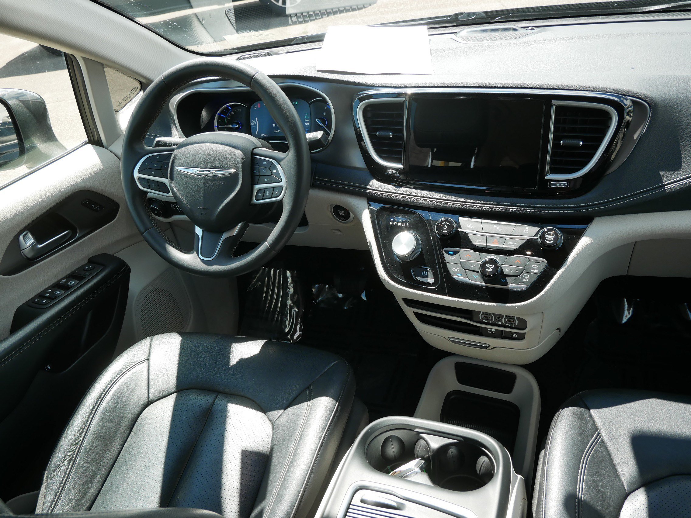 Used 2022 Chrysler Pacifica Touring-L FWD image 9