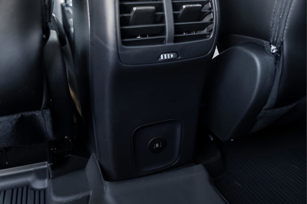 Certified 2024 Ford Escape SE FWD image 18