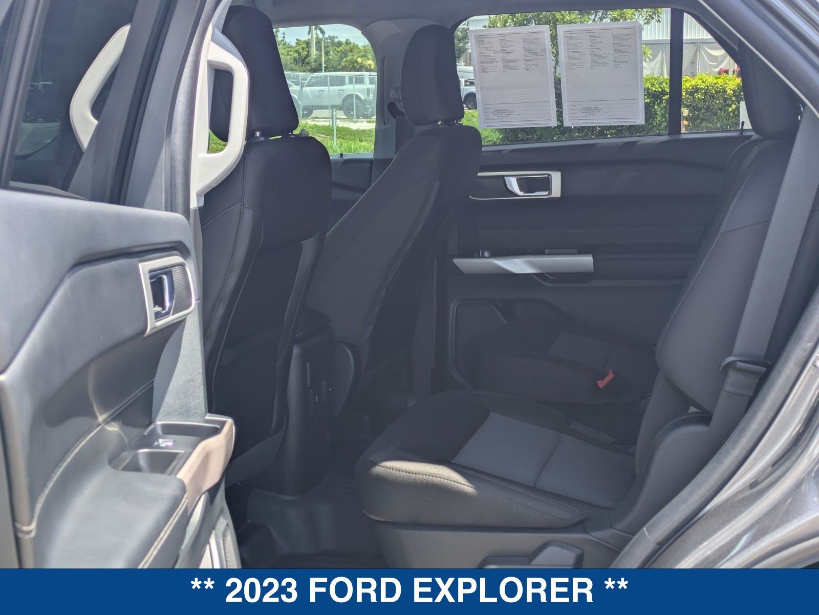 Certified 2023 Ford Explorer XLT RWD image 16