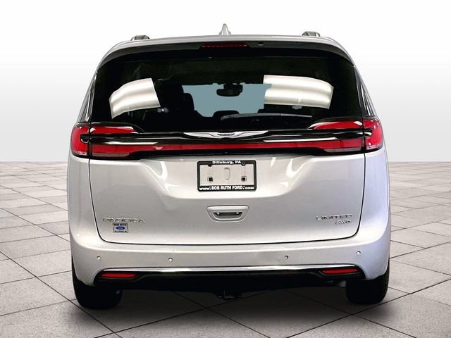 Used 2022 Chrysler Pacifica Limited AWD/4WD image 4