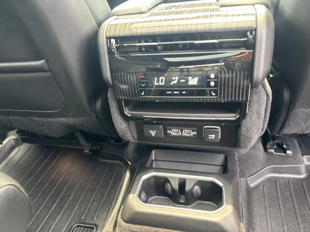Used 2022 Jeep Wagoneer Series III w/ Premium Group I AWD/4WD image 19