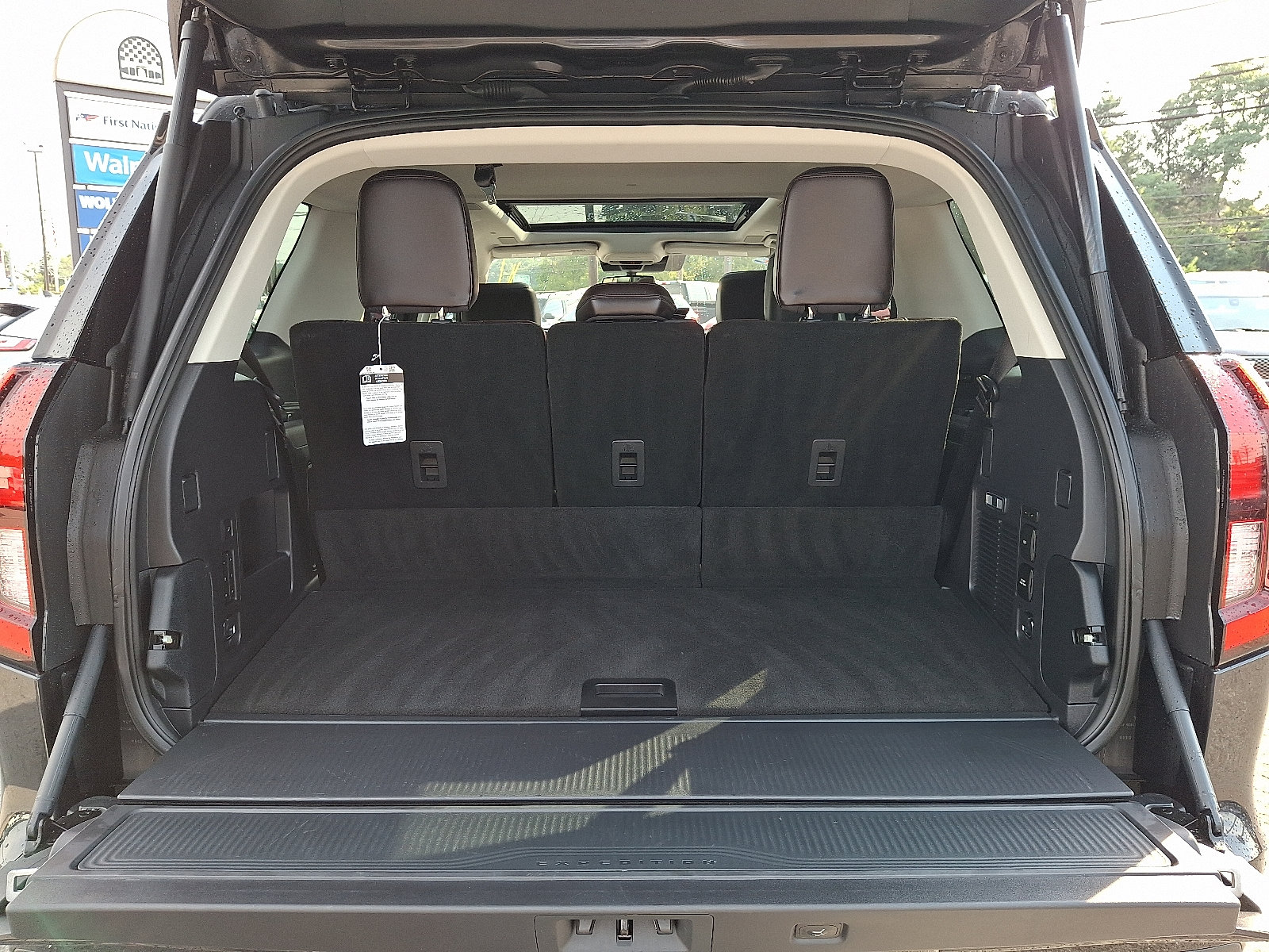 Certified 2025 Ford Expedition Platinum w/ Platinum Ultimate Package AWD/4WD image 28
