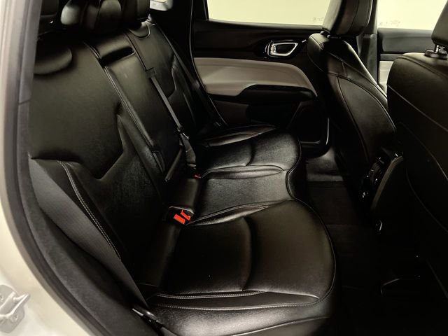 Used 2025 Jeep Compass Limited AWD/4WD image 7