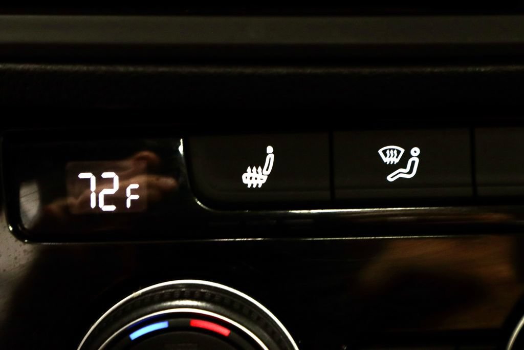 Used 2024 Volkswagen Jetta SE FWD image 4