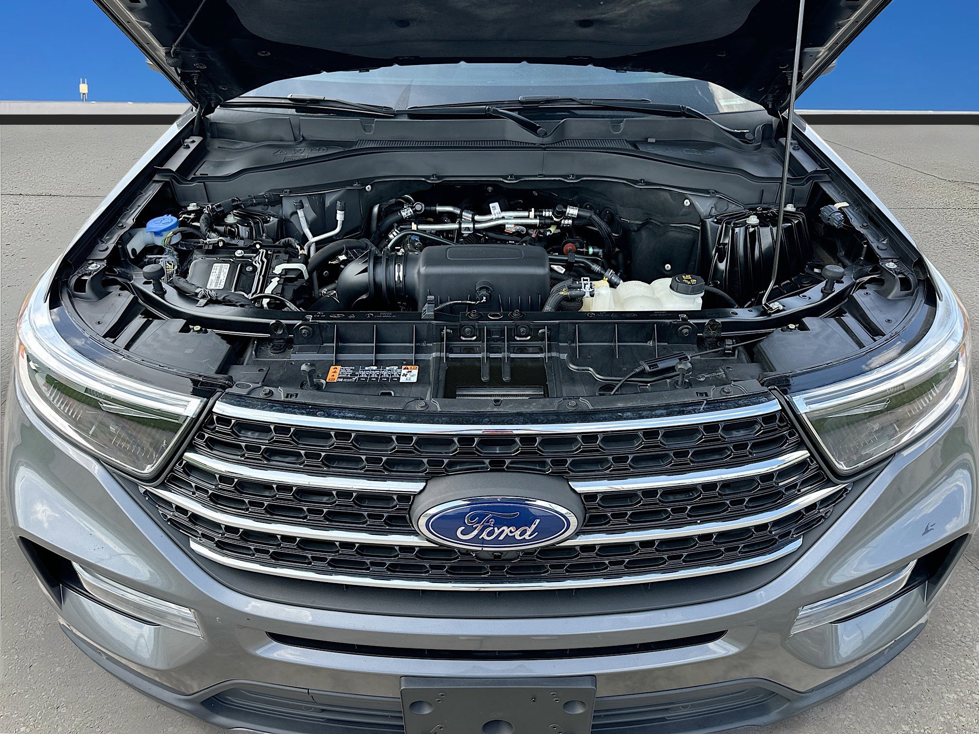 Certified 2023 Ford Explorer XLT w/ Equipment Group 202A RWD image 30