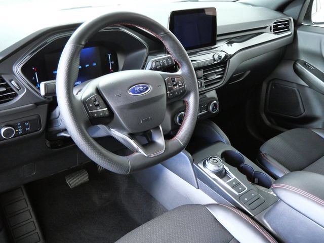 Certified 2025 Ford Escape ST-Line AWD/4WD image 3