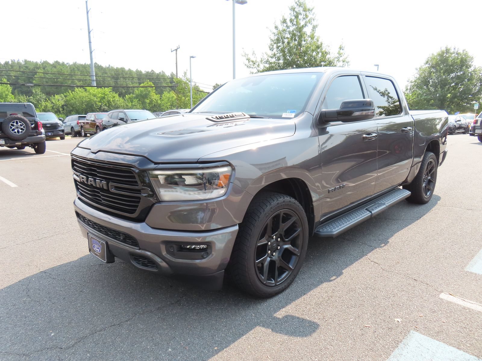 Used 2023 RAM 1500 Laramie AWD/4WD image 3