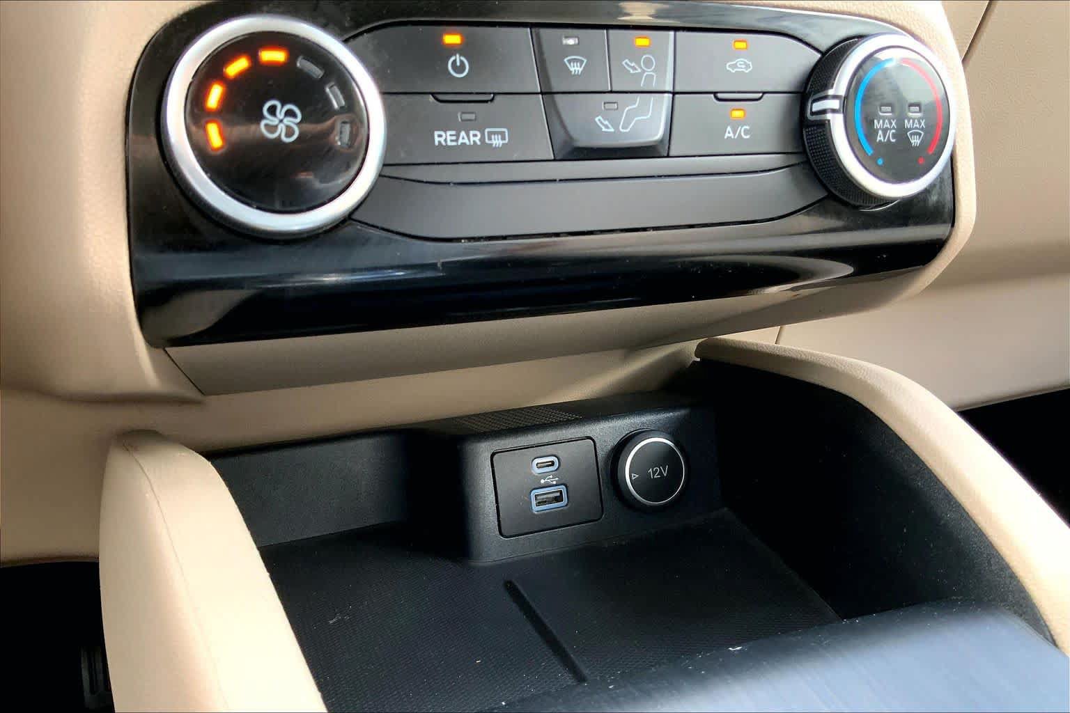 Certified 2021 Ford Escape SE w/ SE Sport Appearance Package FWD image 32