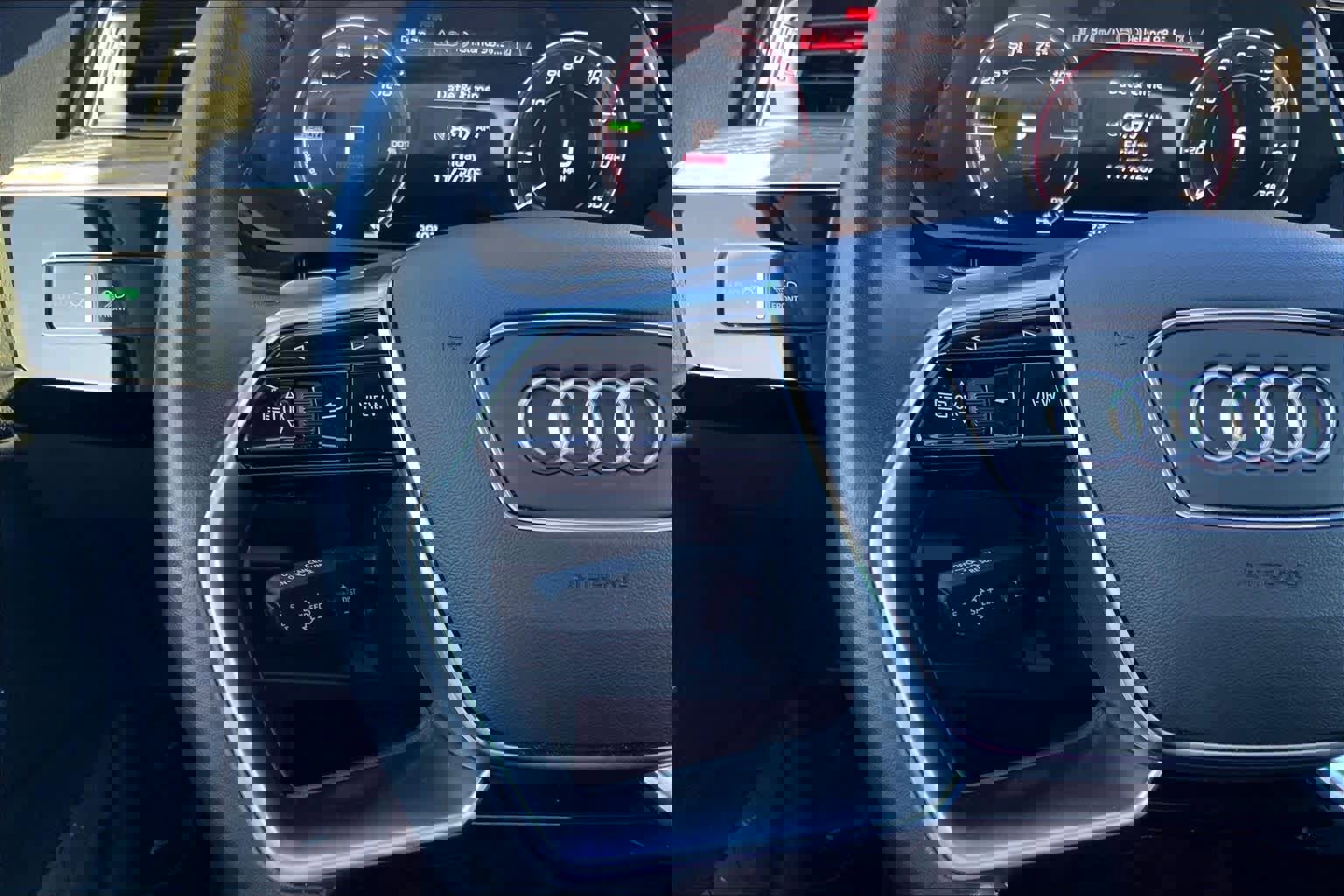 Used 2024 Audi Q8 e-tron Premium Plus w/ Premium Plus Package image 24