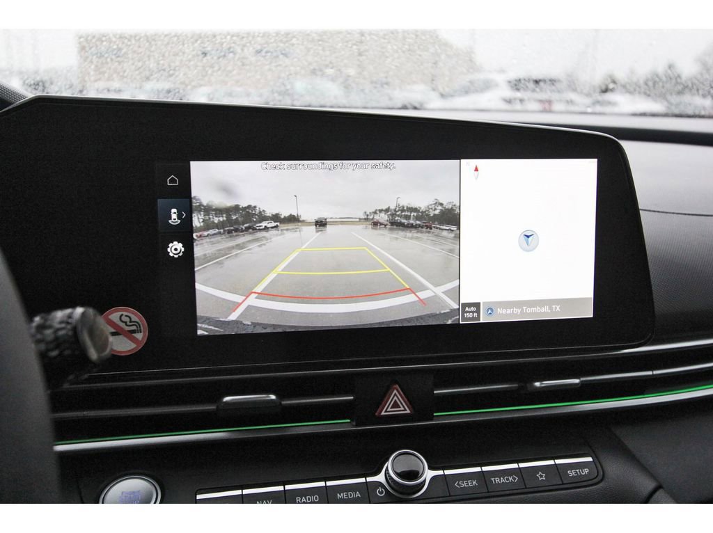 Used 2024 Hyundai Elantra SEL image 23