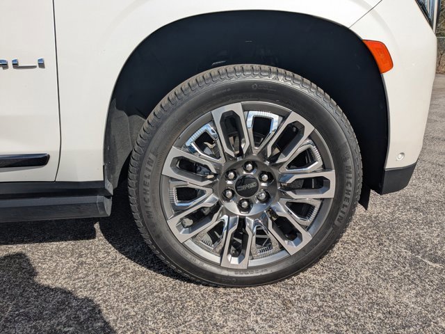 Used 2024 GMC Yukon Denali Ultimate image 12