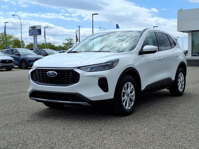 Certified 2023 Ford Escape Active w/ Tech Pack #2 AWD/4WD image 3
