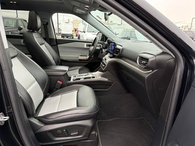 Certified 2022 Ford Explorer XLT w/ Equipment Group 202A AWD/4WD image 24