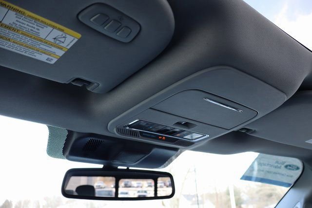 Certified 2022 Ford F150 Lariat w/ Equipment Group 502A High image 32