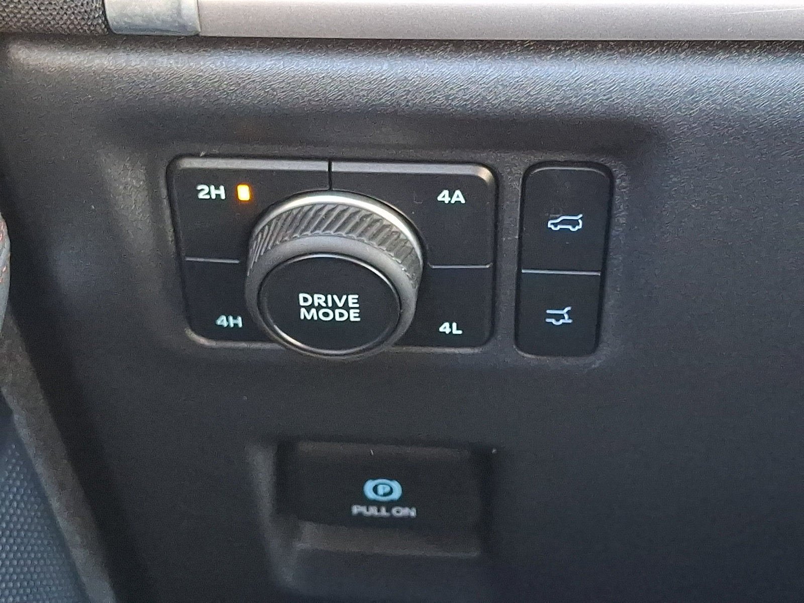 Certified 2025 Ford Expedition Active AWD/4WD image 25