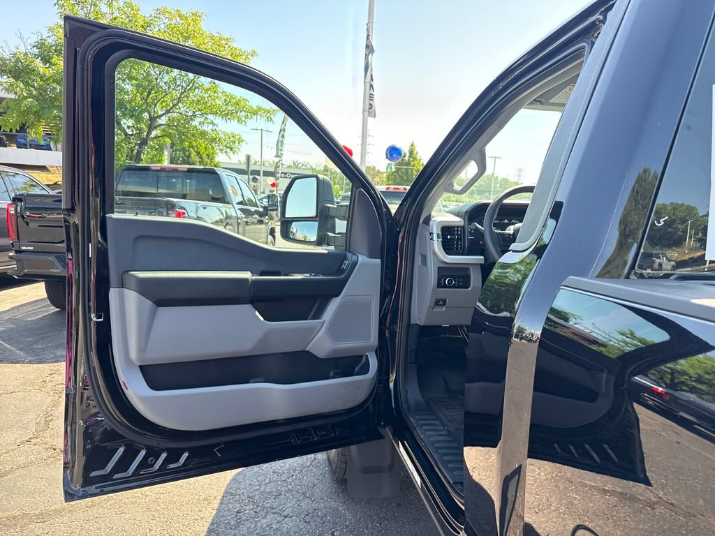 Certified 2026 Ford F450 XL w/ XL Chrome Package AWD/4WD image 12
