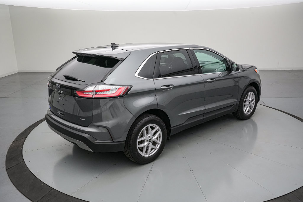 Certified 2024 Ford Edge SEL w/ Convenience Package AWD/4WD image 4