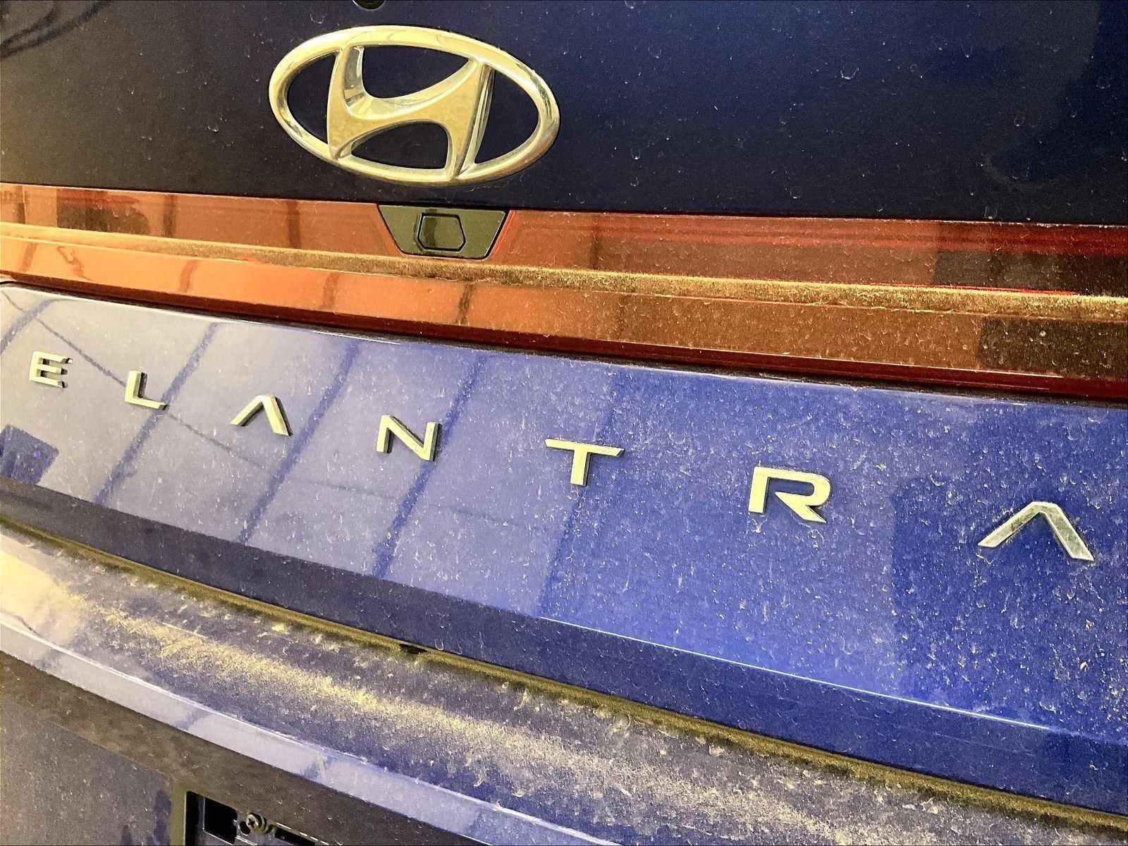 Used 2023 Hyundai Elantra SEL w/ Convenience Package FWD image 13