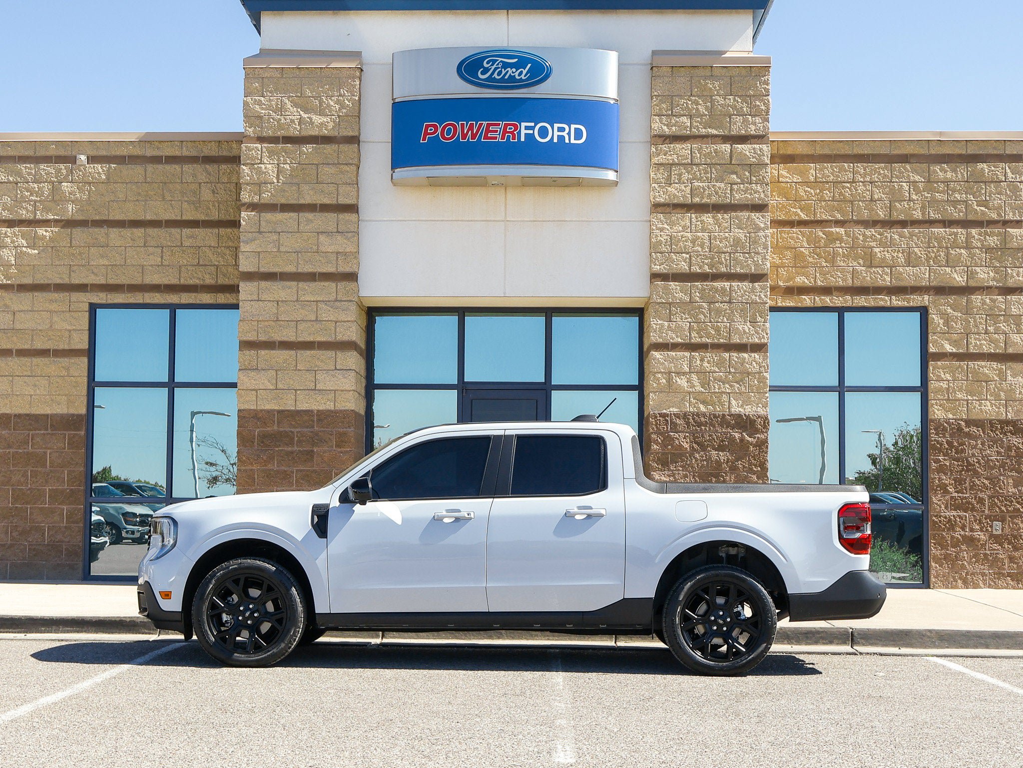Certified 2025 Ford Maverick Lariat w/ Black Appearance Package AWD/4WD image 9