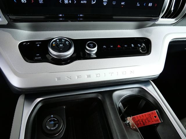 Certified 2025 Ford Expedition Active AWD/4WD image 23