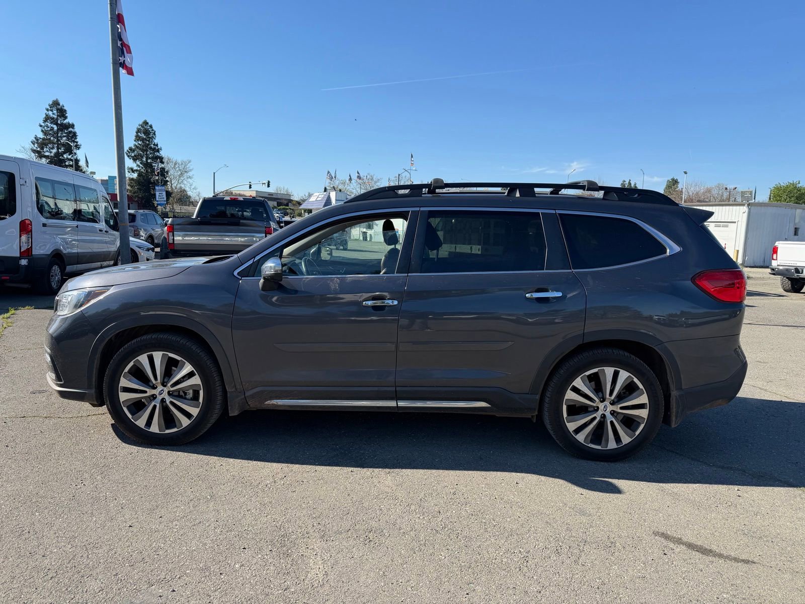 Used 2020 Subaru Ascent Touring w/ Popular Package #3 image 2